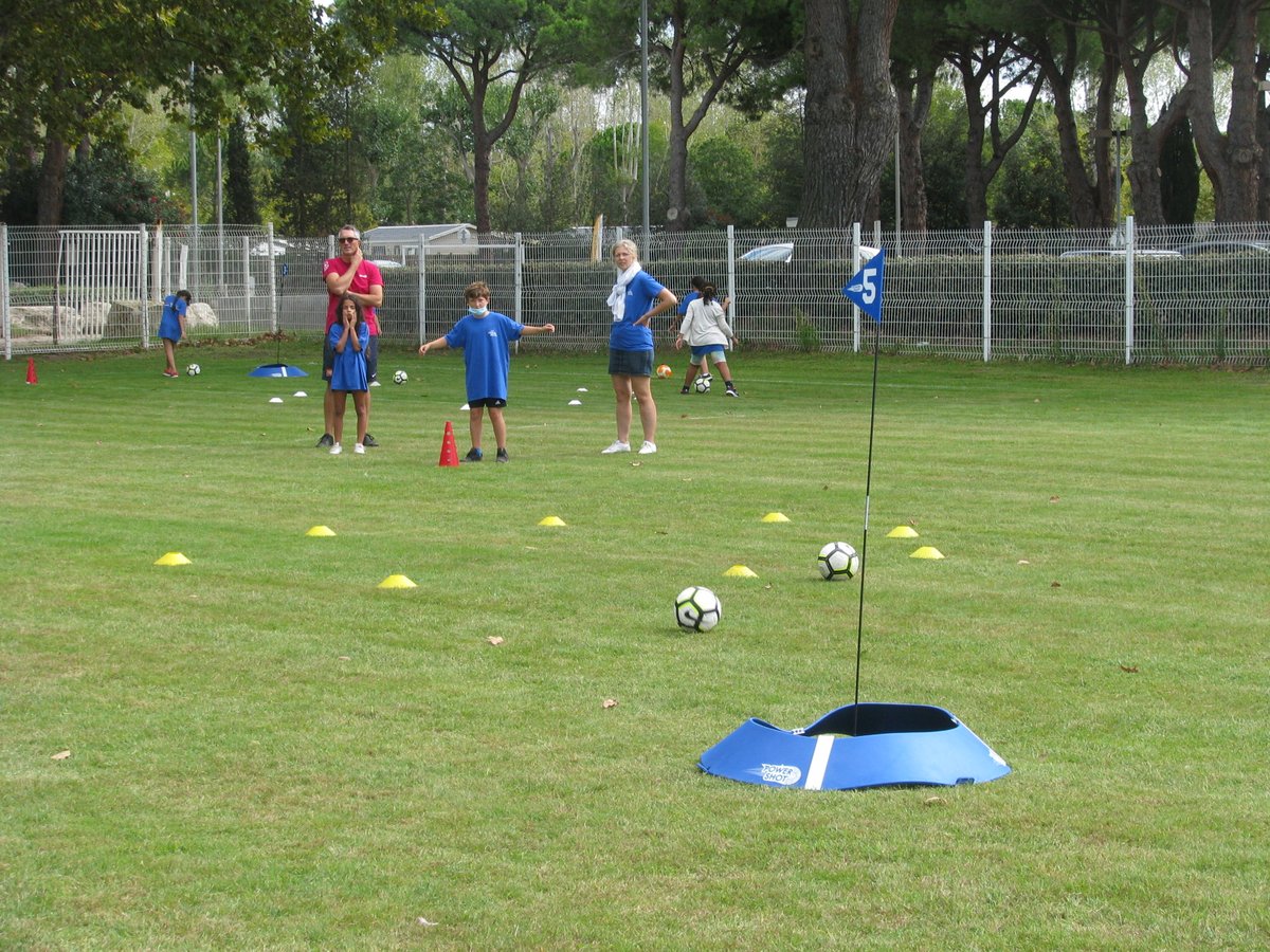 cdos34's tweet photo. Les 150 élèves qui participaient à la #journéedusportscolaire ont aussi pu s'essayer à d'autres ateliers portant toujours sur les valeurs de l'#olympisme. Au programme➡️rugby, golf, footgolf, tir à l'arc, tests physiques et pétanque.
@heraultsport_ @UnssHerault @34Dsden #Herault https://t.co/khrr9BhWn3