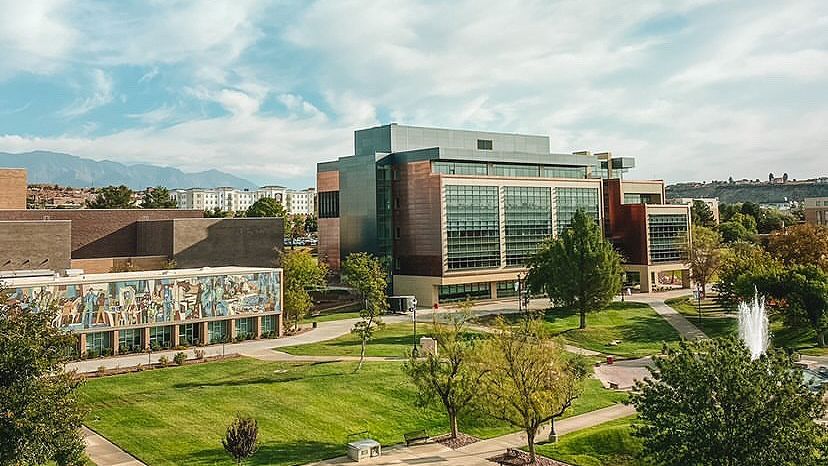 utahtechu's tweet photo. Our new Science Engineering and Technology building is being dedicated during Homecoming week on October 22 at 11am. For more details about the dedication and other Homecoming events, visit https://t.co/VHostcmYID  📸 - DSU Student @delaneygodfrey https://t.co/9LDwrmtrSk
