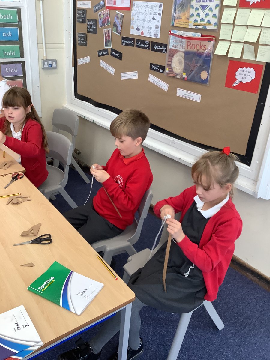 EastwayPrimary's tweet photo. Y3 learning some new skills and living like Stone Age people. Today we learnt how to join arrow heads to our wood. This was our practice to develop our skills. We did find it tricky to start with but we are resilient learners and did not give up! #lifeskills #stoneagetools #DT https://t.co/Q5lClOKgDh