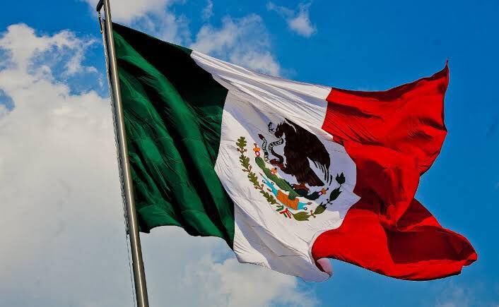 Cuauhtemoc_1521's tweet photo. Feliz cumpleaños 200 a nuestro país,
a México. Solamente para tener algunas comparaciones, el Virreinato duró 3 siglos, el apogéo de Teotihuacan duró alrededor de 4 siglos, y Tenochtitlan existió menos de dos siglos. Un gran momento para reflexionar sobre nuestra identidad #RT https://t.co/3Zhhikcjjq