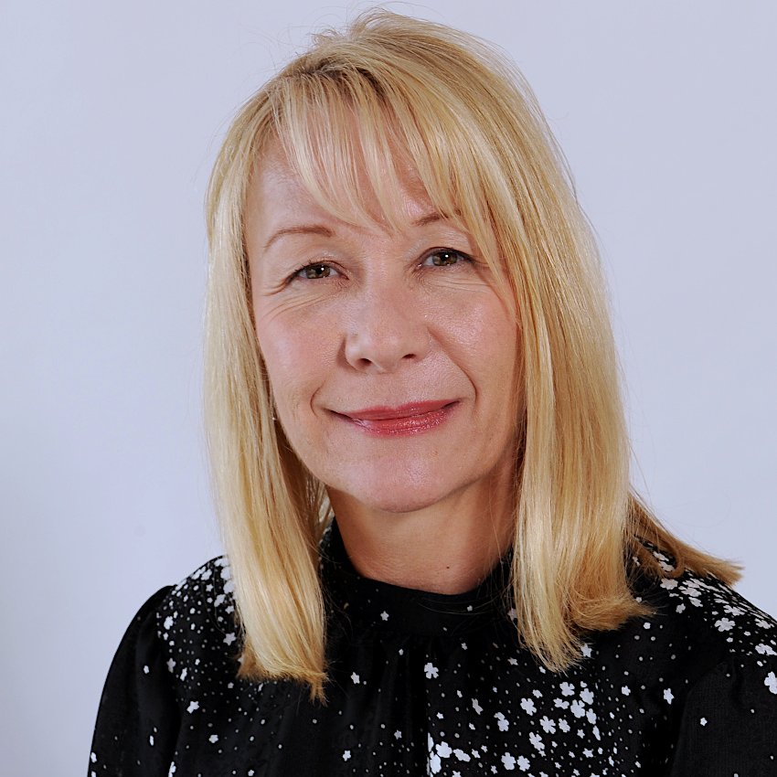 ASPHFT's tweet photo. It is with a mix of emotions that our chairman @AndyField1 announces today that our CEO @SuzRankin has been successfully appointed as the new Chief Executive of @CV_UHB and will be leaving @asphft at the end of January 2022. Read more here: https://t.co/f7FerL3WPJ https://t.co/87sMfLz0Sf