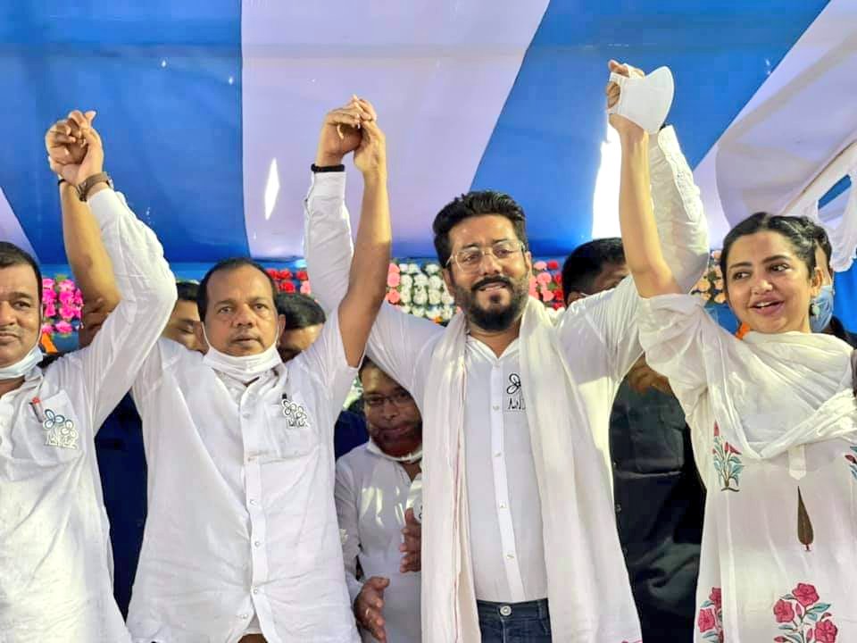 AkashGhosh000's tweet photo. জঙ্গীপুর  বিধানসভা উপনির্বাচনে তৃণমূল কংগ্রেস মনোনীত প্রার্থী জাকির হোসেন  এর আজকের নির্বাচনী জনসভায়  উপস্থিত ছিলেন ব্যারাকপুর বিধানসভার বিধায়ক রাজ চক্রবর্তী, জয় হিন্দ জয় বাংলা
@MamataOfficial jindabad
@abhishekaitc  jindabad
@iamrajchoco  jindabad https://t.co/qPOJoSsuID