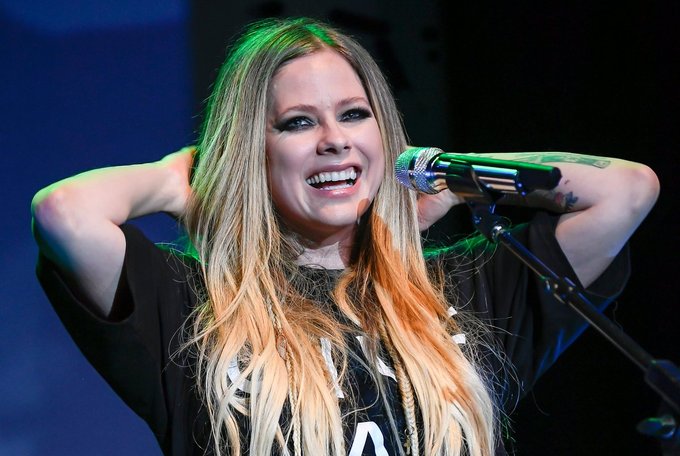 Happy birthday to Avril Lavigne! The eight-time JUNO Award-winner is turning 37 today! 