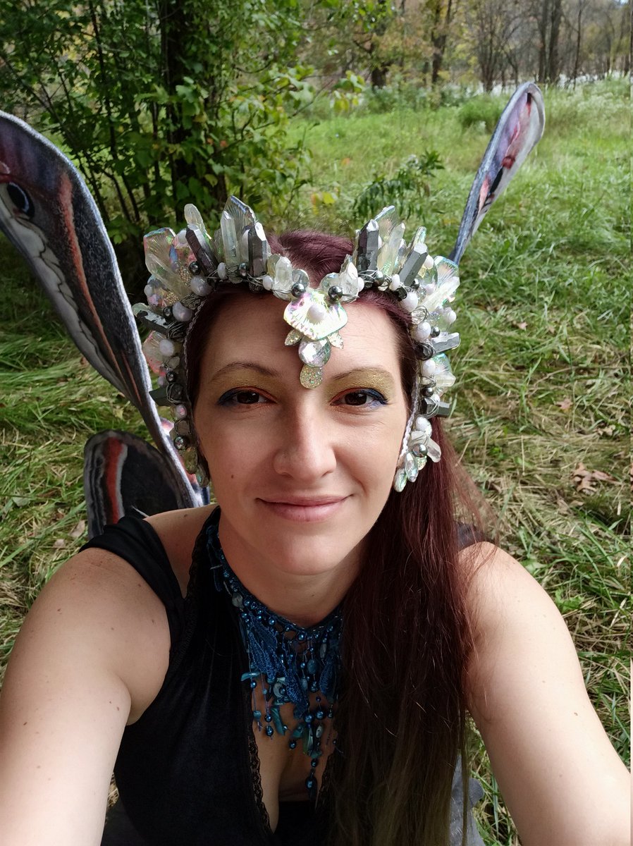 _mermada's tweet photo. I was needed at faire in moth form yesterday. I brought 3 of my mini me's to enjoy the festival. They had a blast & the two little ones passed out within 5 minutes of this picture. π₯°π§π
#cecropiamoth #myminimes #momlife #festivallife https://t.co/ywzOxnIHEb