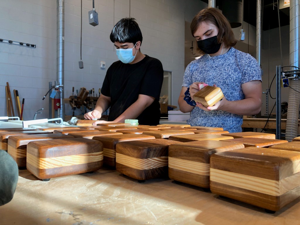 DeniseAyres13's tweet photo. We love #ServiceBasedLearning because it gives meaning to learning, incorporates employability skills, and lets us serve our community. #WildcatWorkforce students are honored to make the awards for
@wfsctx
annual award banquet. Here, students are working on the award bases. https://t.co/7tiROmDaRj