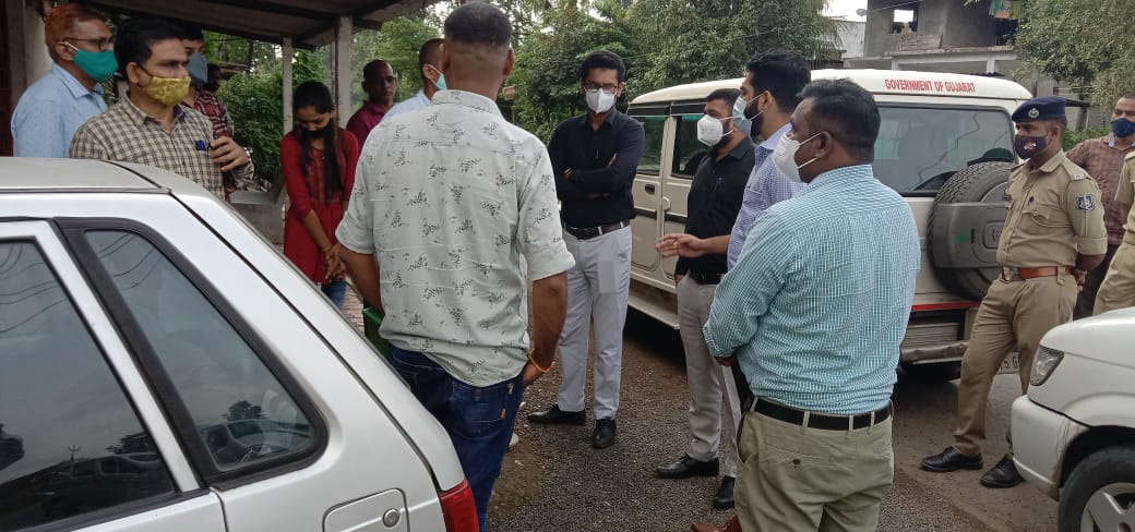 psunny131's tweet photo. Door to door vaccination in Sukhesh, Ta: Pardi today with Prant sir Pardi,TP Pramukh Pardi, @nirav21859235 Mamlatdar Pardi, THO Pardi,health, panchayat,revenue team Pardi doing every efforts to reach every individual left out. @collectorvalsad @DDO_VALSAD @pkumarias https://t.co/4Lsddc17PP