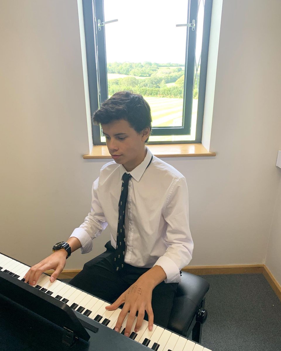 ShebbearArts's tweet photo. Fantastic work this afternoon, Form 4! We are beginning to write pieces in Music so students have been improvising to find some initial ideas. We are looking forward to the finished pieces!
#ShebbearPerformingArts #ShebbearMusic #ShebbearCreativity https://t.co/PcqkFA9QHt