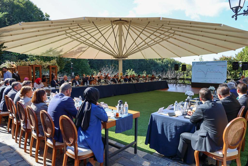 Maliye Bakan Yardımcımız Sn Nurettin Nebati Bey’in iştirakiyle Beykoz’umuzun sanayici ve iş insanları ile istişare toplantımızı gerçekleştirdik.

 #İstanbulEkonomiBuluşmaları