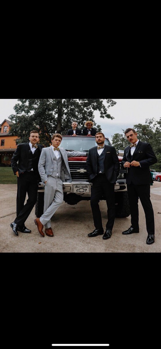 Hancockmw14's tweet photo. Wedding fueled by @BuschBeer https://t.co/MpU1tBDeLG