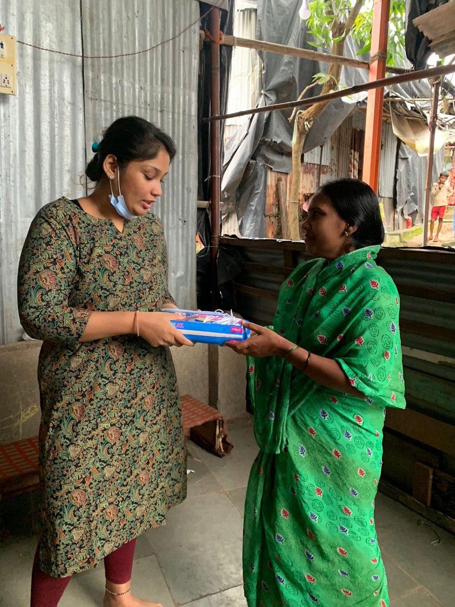 SquadPads's tweet photo. @shilpikaaaa celebrated #DaughtersDay by distributing #1000 #sanitarypads to the folks in #kurarvillage
Such a sweet way to celebrate right β€οΈβ€οΈ
#padsquadder #padsquad #periodpositivity https://t.co/57Uh1XWW68