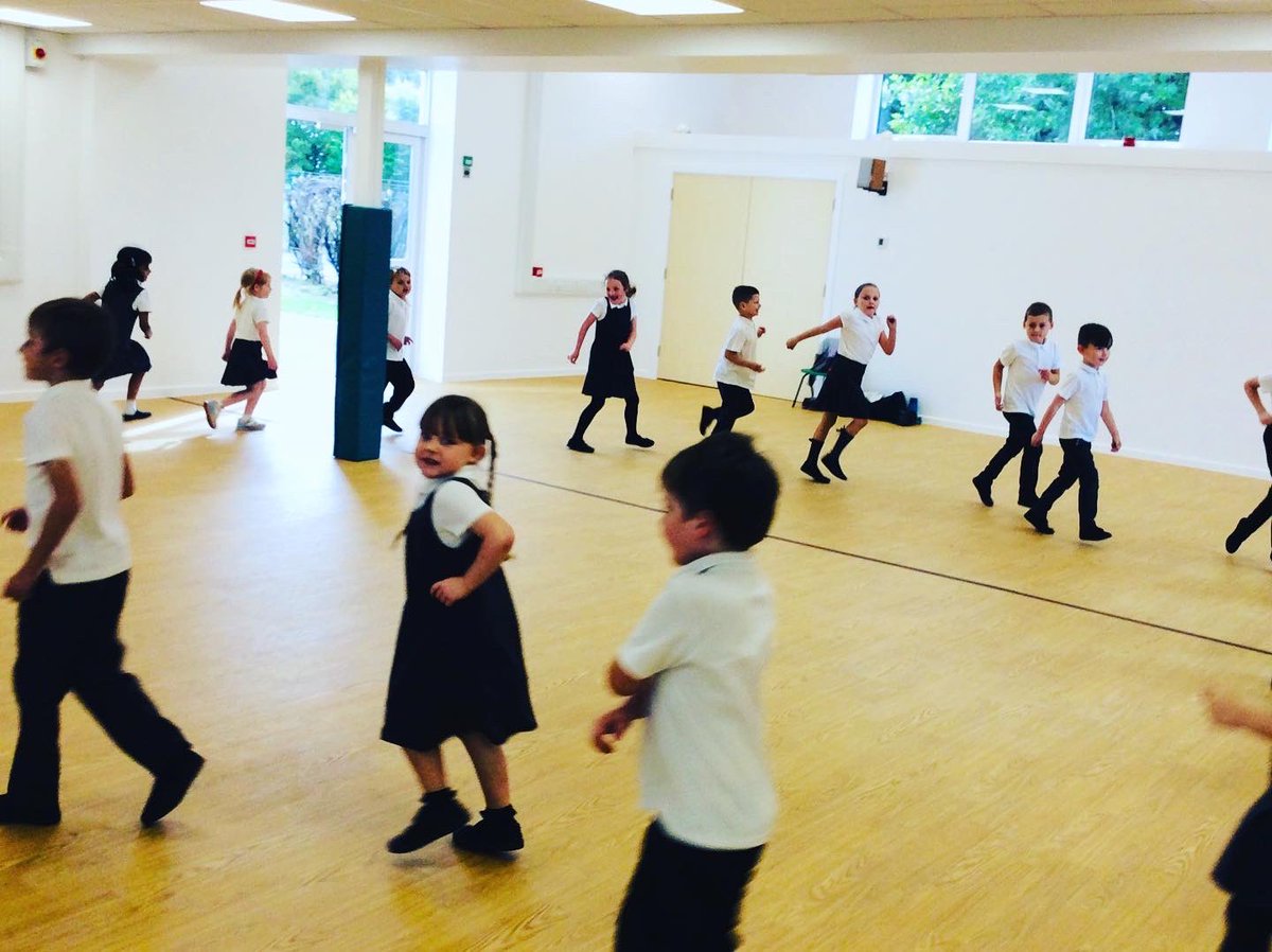 albanyinf's tweet photo. Beech Class have enjoyed their dance lesson with Mrs Gray this afternoon! They’ve been dancing to Happy by Pharrell Williams! ⭐️😀⭐️😀 https://t.co/iiJROYj0nY