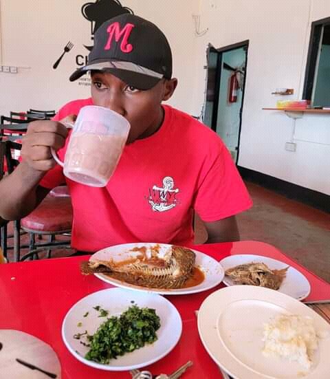 DjManizo's tweet photo. Lunch powa to all fanz jb #ngomitunraini @Chamgeifm1 @tionykip @Ambasadorkwelat https://t.co/X0FUrVjJDr