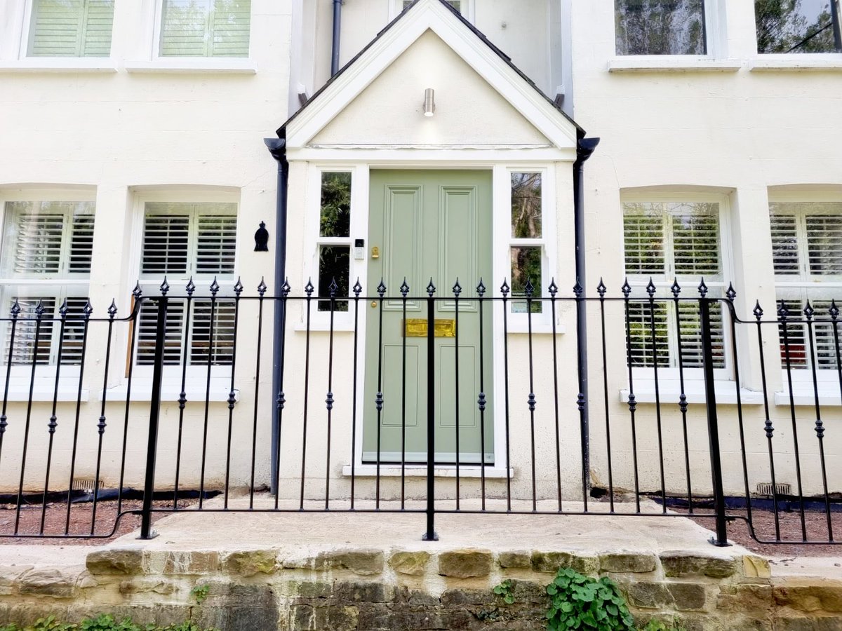 NeilsSteelsArch's tweet photo. New handrails and railings for this property in Balcombe #steelfabrication #handrails #railings https://t.co/1qsQH21QYx