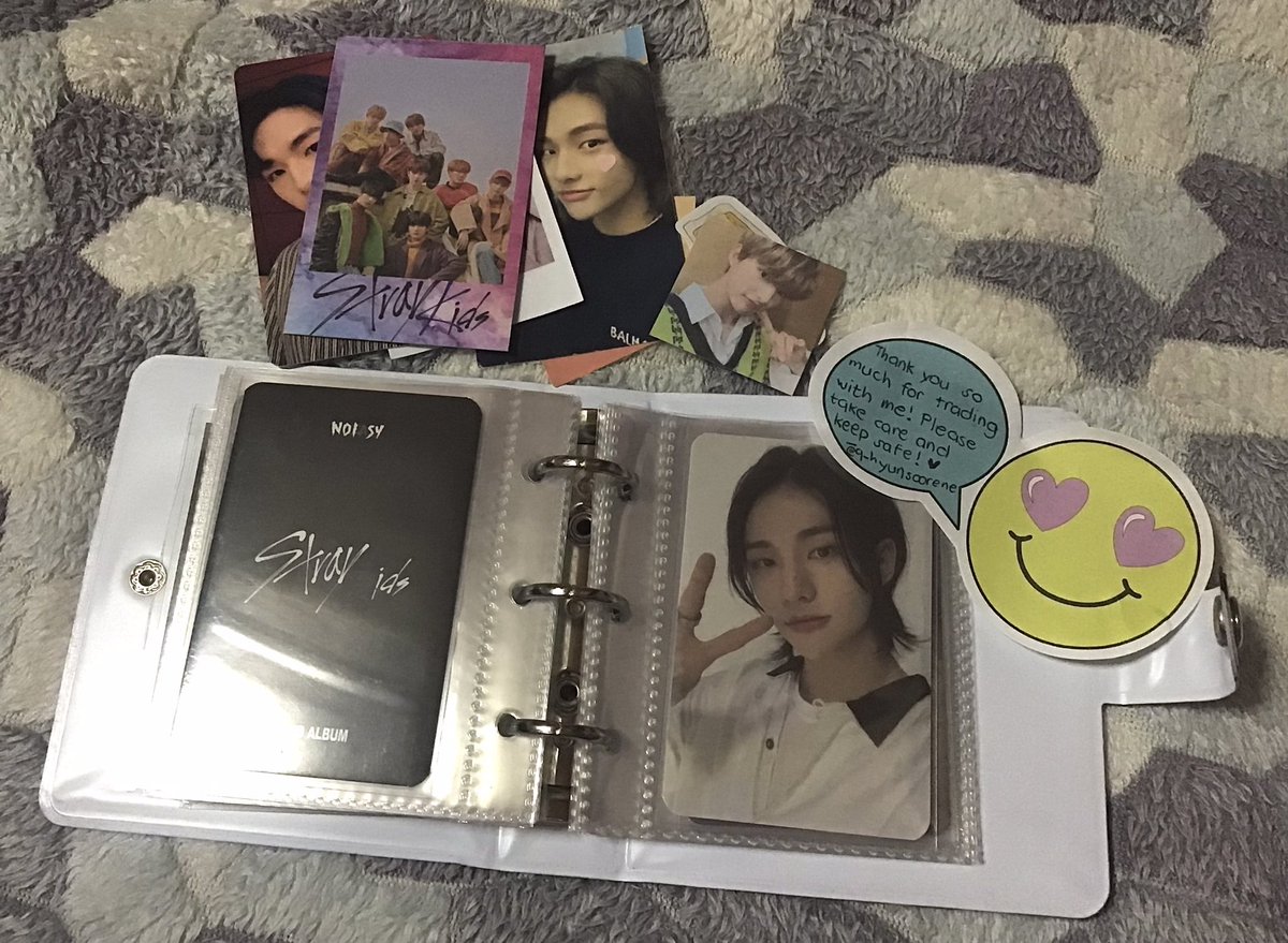 jinscart's tweet photo. ↳ Hello @leeknwsblog ! 

Thank you so much for trading with me and for making Hyunjin come home! The pc and freebies arrived safely because of the very very super duper mega ultra secure packing hsksjskad nakaka kilig 🙇🏻‍♀️ https://t.co/BULGwwtsCZ