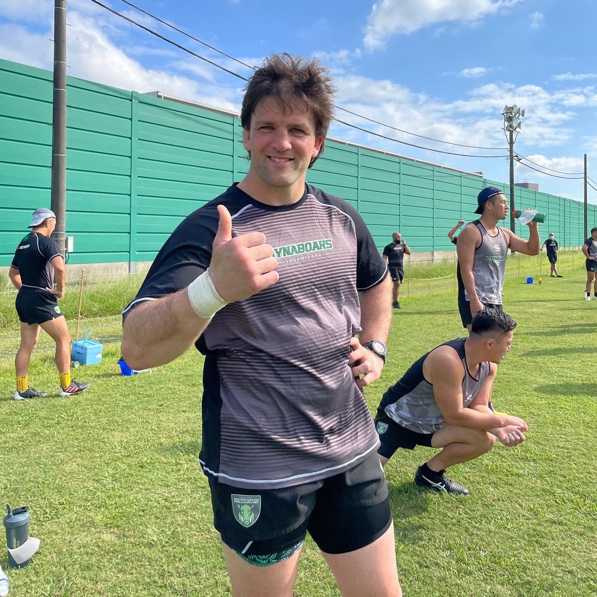 DYNABOARS's tweet photo. プレシーズンスタート🔥🏉

初日からブロンコテストで汗を流しました🔥
nice work!!!!

ダイナメイト、ウリボアーズの皆さんの応援メッセージお待ちしています🐗💚

#ダイナボアーズ
#ラグビー　#rugby https://t.co/p175aRkkEz