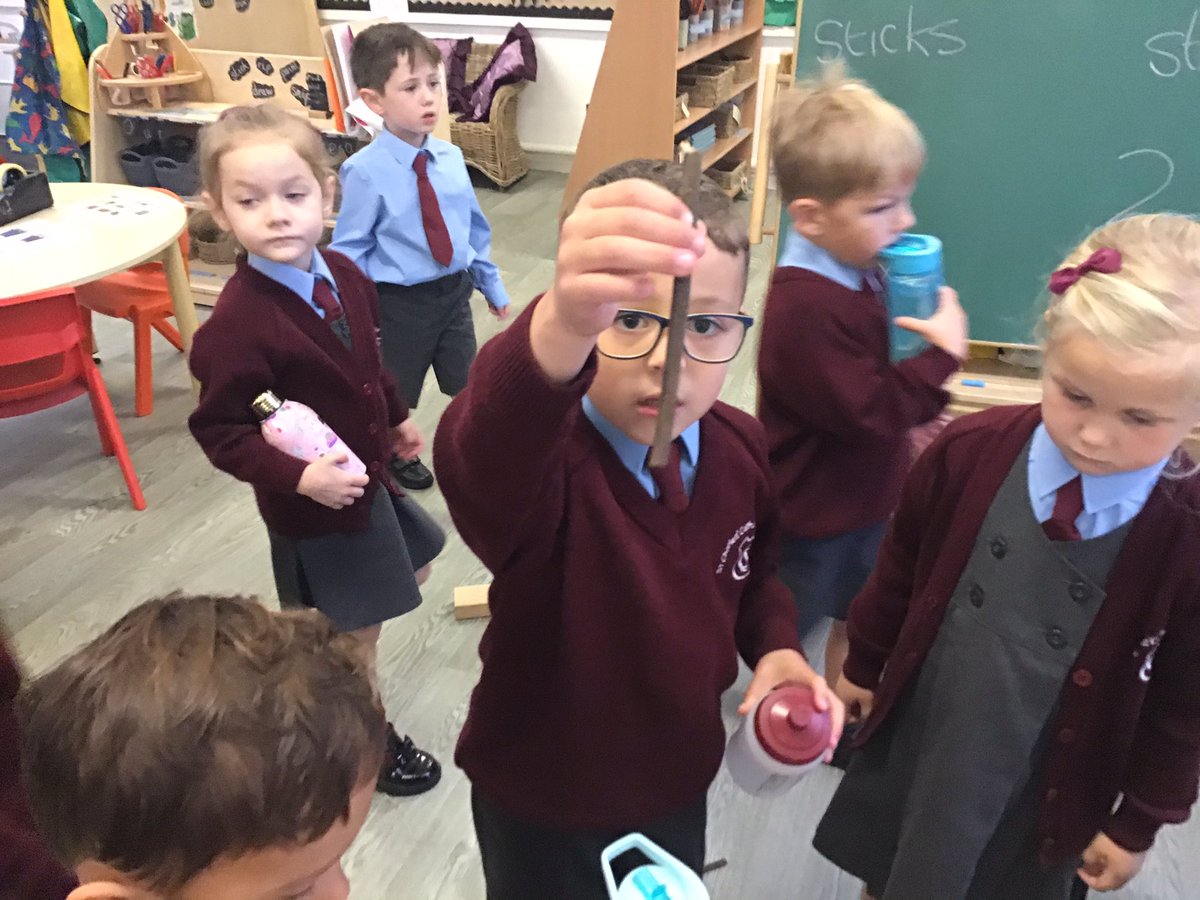 CharlesPrimary's tweet photo. Over night Reception had a visit from ‘The Three Little Pigs’ they left a bit of a mess. This week we will be drawing the characters,building the houses and exploring the book.🐖🐖🐖🐽🐷 #StChEYFS #StChEnglish #StChWriting https://t.co/a20ut5TJPj