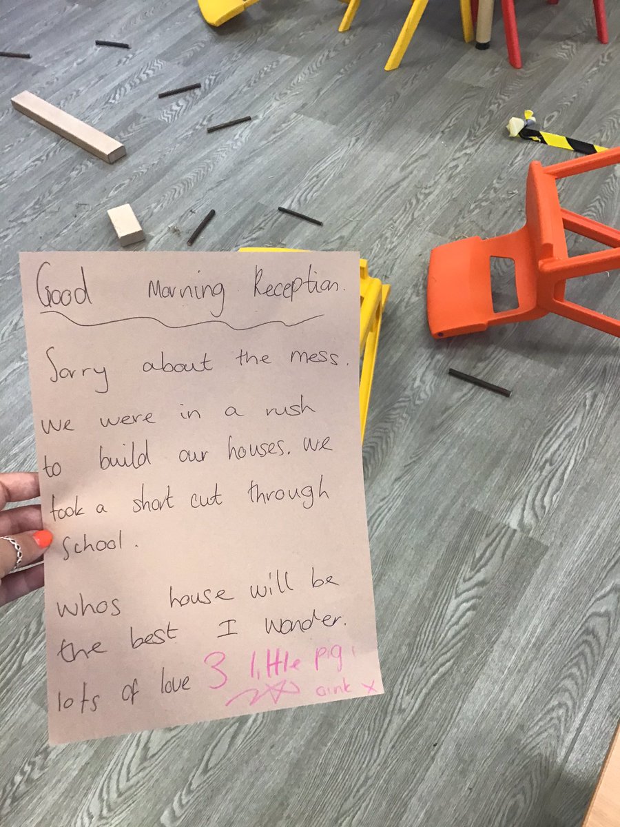CharlesPrimary's tweet photo. Over night Reception had a visit from ‘The Three Little Pigs’ they left a bit of a mess. This week we will be drawing the characters,building the houses and exploring the book.🐖🐖🐖🐽🐷 #StChEYFS #StChEnglish #StChWriting https://t.co/a20ut5TJPj