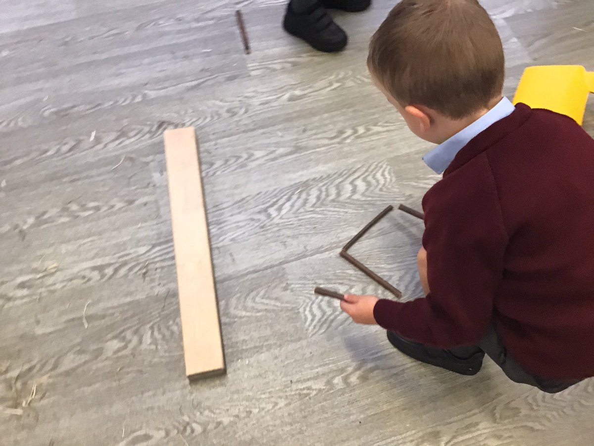 CharlesPrimary's tweet photo. Over night Reception had a visit from ‘The Three Little Pigs’ they left a bit of a mess. This week we will be drawing the characters,building the houses and exploring the book.🐖🐖🐖🐽🐷 #StChEYFS #StChEnglish #StChWriting https://t.co/a20ut5TJPj
