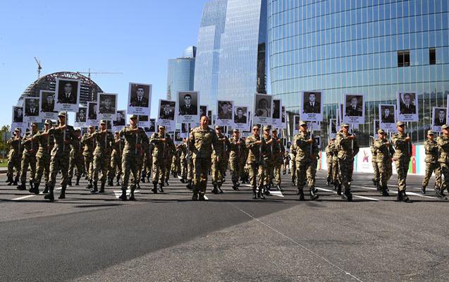 elyazovadilara's tweet photo. Şəhidlər ölməz, Vətən bölünməz!🇦🇿
#Azerbaycan #CommemorationDay https://t.co/1iBPC3WGRk
