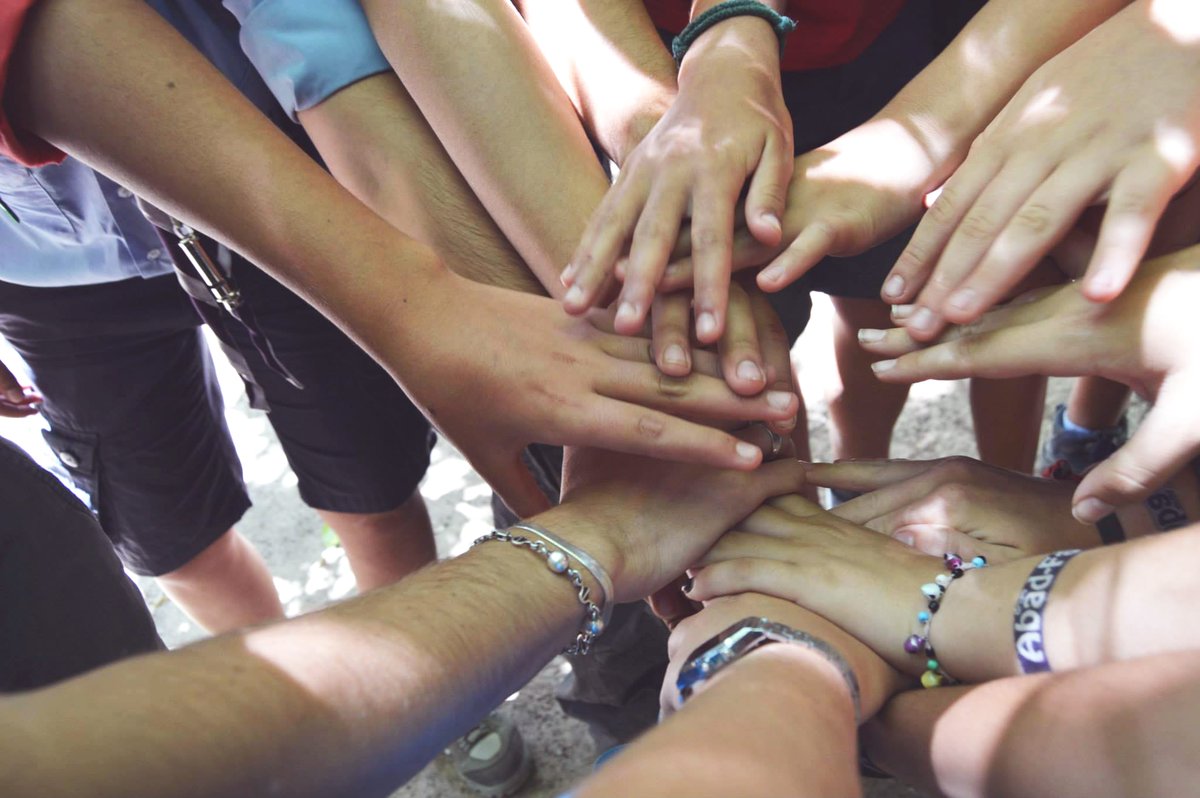 Buenos días familias! 
Os comunicamos que el Grupo está preparando la RONDA 2021-2022 
- Nos vemos el sábado 2 en el Parque Celestino Mutis a las 11:30 para la Asamblea de Familias.
- De 12h a 14h tendrán lugar los pasos de sección y las reuniones scout.
Os esperamos con ilusión