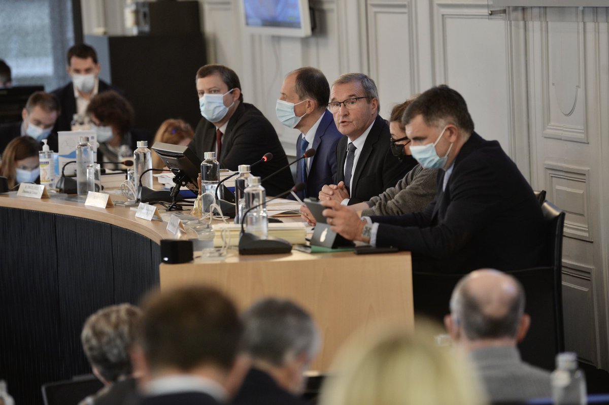 En construisant un centre départemental de natation à Sarlat, nous répondons aux besoins de la population, comme à Trélissac pour le centre départemental de tennis, celui de judo à C.Chamiers ou encore les bases départementales de loisirs.