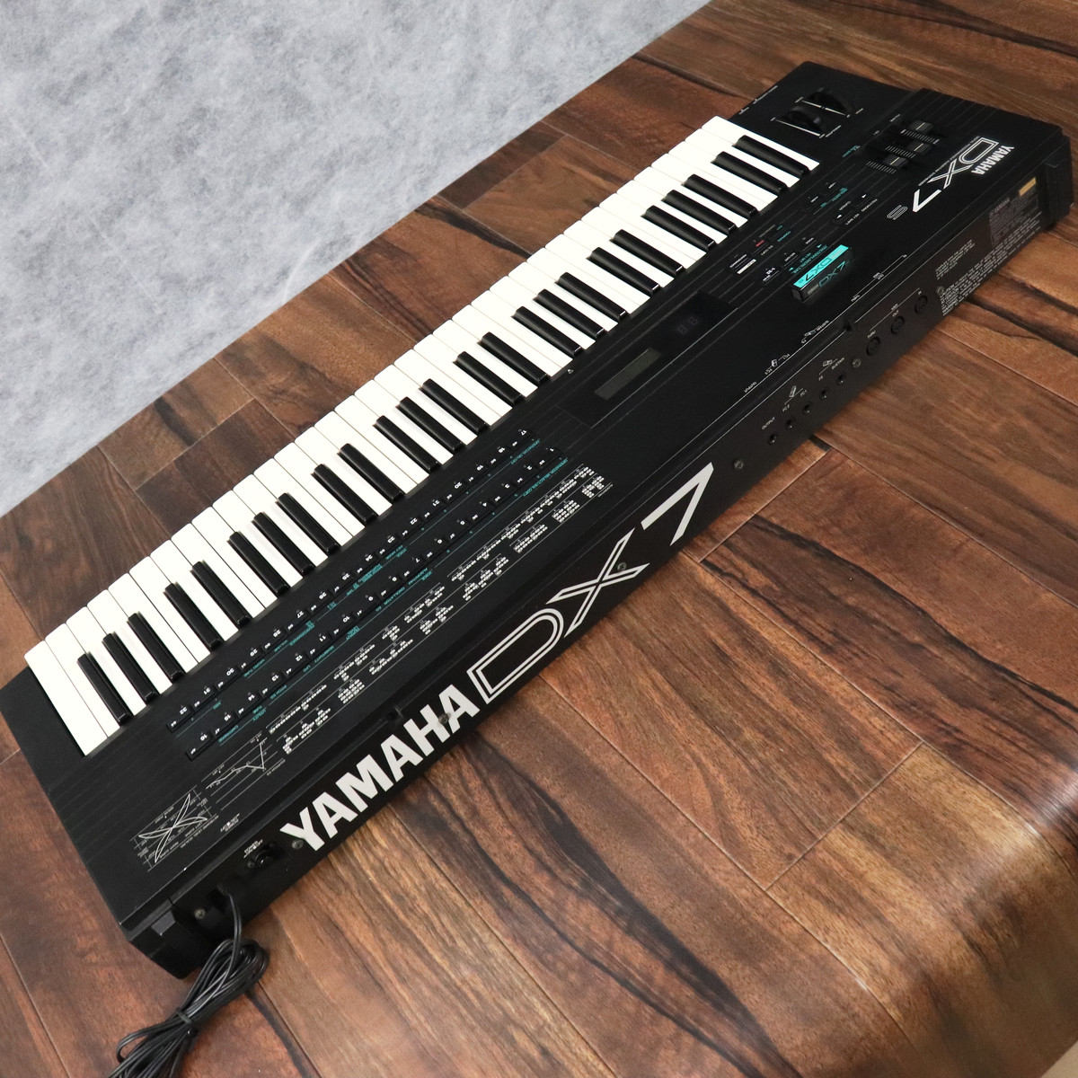 1484umeda's tweet photo. 【イシバシ梅田🚚中古新入荷！】
YAMAHA DX7Sが入荷しました！！
FM音源の名器DX7を受け継いだシンセサイザー。
ブラス系の音色がたまらないんです！！
内蔵バッテリーも交換済みでまだまだイケますよ！
#yamaha #dx7s
https://t.co/HszonHcmSE https://t.co/xRrQG7ROAW