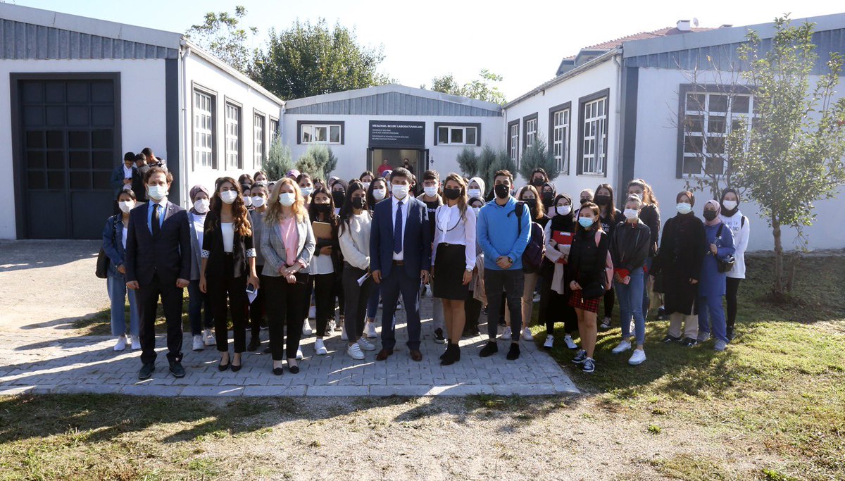 En güzel Pazartesi günlerinden birisini yaşıyoruz. Sonunda kavuştuk :)

Sağlık ve mutluluk dolu bir akademik yıl diliyorum. 

Yeni dönemimiz hayırlı olsun...