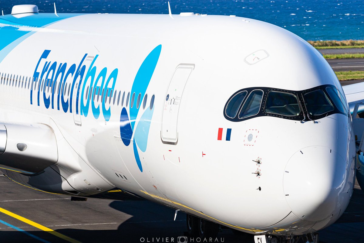 OlivierHoarau's tweet photo. 🇫🇷 @flyfrenchbee #FHREY waiting for the next trip from #LaReunion 🌴☀️ 
#Avgeek #Airbus #A350 #FrenchBee #Flyfrenchbee #Fmee #iledelareunion https://t.co/HwYZQOzkD0