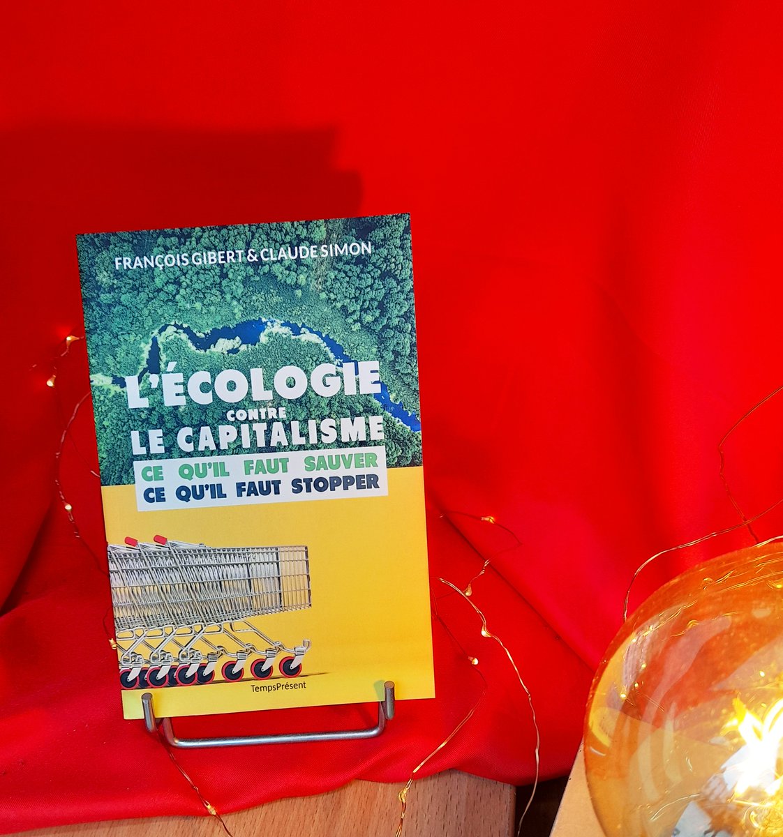 { COUP DE CŒUR }
"L’écologie contre le capitalisme
Ce qu'il faut sauver, ce qu'il faut stopper "
De François Gibert, Claude Simon éditions <a href="/TempsPresent68/">éditionsTempsPrésent</a> 
Lire plus : tinyurl.com/yj2cg4k9