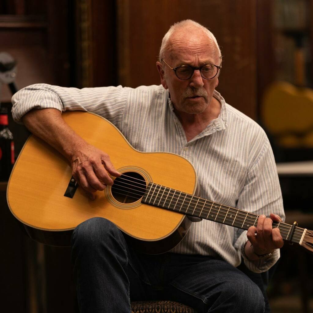 camuel's tweet photo. The wonderful Ged Darby on his Martin 00028 VS.
.
.
.
#martin00028vs #martinguitar #martinguitars #musician #guitar #singersongwriter #acousticguitar #singer #acoustic #martinguitarsofinstagram #songwriter #guitars #guitarist #acousticcover #martinguita… https://t.co/fFv3PHA6OQ https://t.co/RaZckHl63S