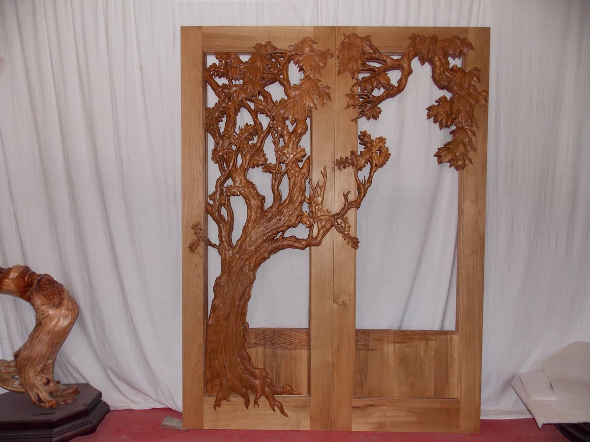 Roy_Lou_XM's tweet photo. white oak design carved from white oak tree as double door #woodworking #woodsculpture #woodcarving #woodcarve #craftsmanship #handcarve #customdesign #custommade #woodendoor #frontentrance #木雕り https://t.co/Od4CwMo7h5