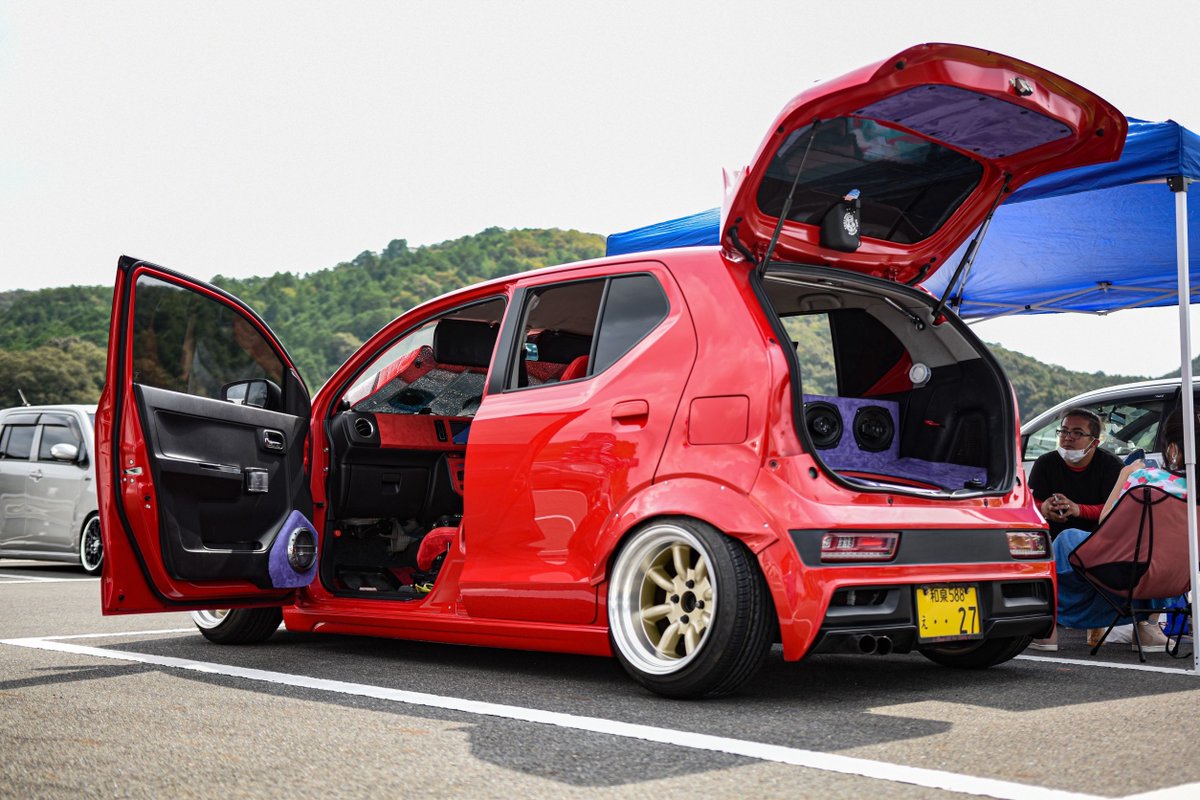JUNSTYLE27's tweet photo. KINGOFK-CAR
アルト部門1位頂きました(*^^*)

制作と調整と配線処理など色々間に合わせて頂いた方々ありがとうございます( ´›ω‹｀)
本当に感謝です
オーディオをここまでやるの初めてでここまでできるとは思ってもなかった(´._.`
@sizu653 @ha36s_444 
#kingofkcar 
#キングオブケーカー
#アルト https://t.co/KiQNFENX92