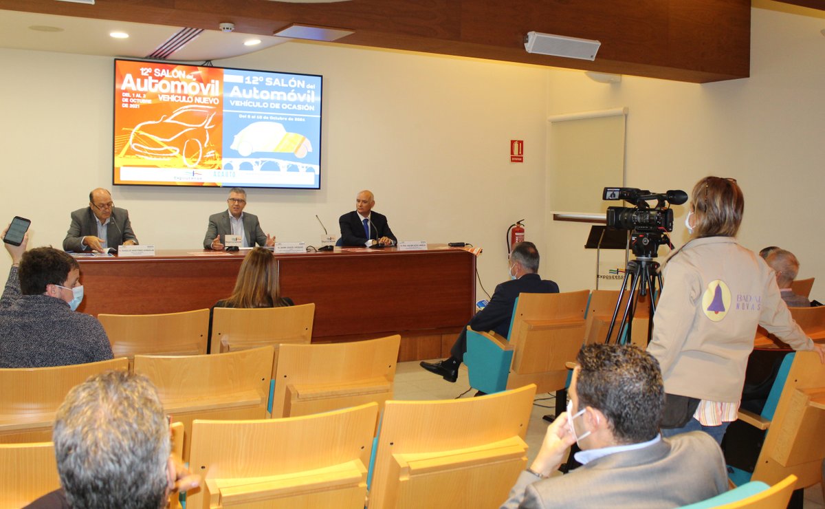 EXPOURENSE's tweet image. Presentado o 12º Salón do Automóbil!🚗🚗
15 concesionarios presentan 30 novidades en 21 marcas no 12º Salón do Automóbil
Trátase dunha cita organizada entre @EXPOURENSE  e #acauto
expourense.org/15-concesionar…