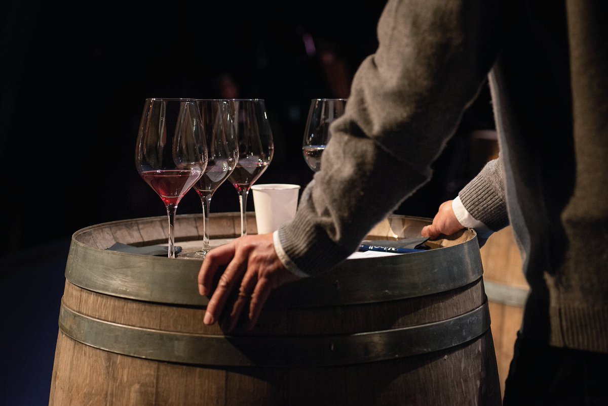 La llista de cellers participants de la propera edició comença a fer goig, d'aquí a uns dies us els presentarem. Aquest any fem un pas més i tenim un espai de mostra i tast que estem segurs que us encantarà! El dia 13 de novembre teniu una cita amb el vi i la muntanya!