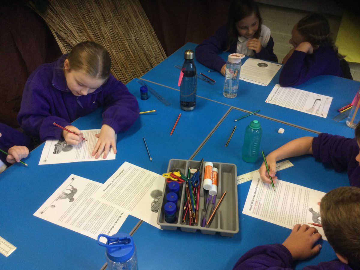 StMarys_Hinck's tweet photo. Cousteau class making decisions and finding vocabulary evidence for a balanced argument. #balancedargument #forandagainstresearch https://t.co/78jc4LQClR