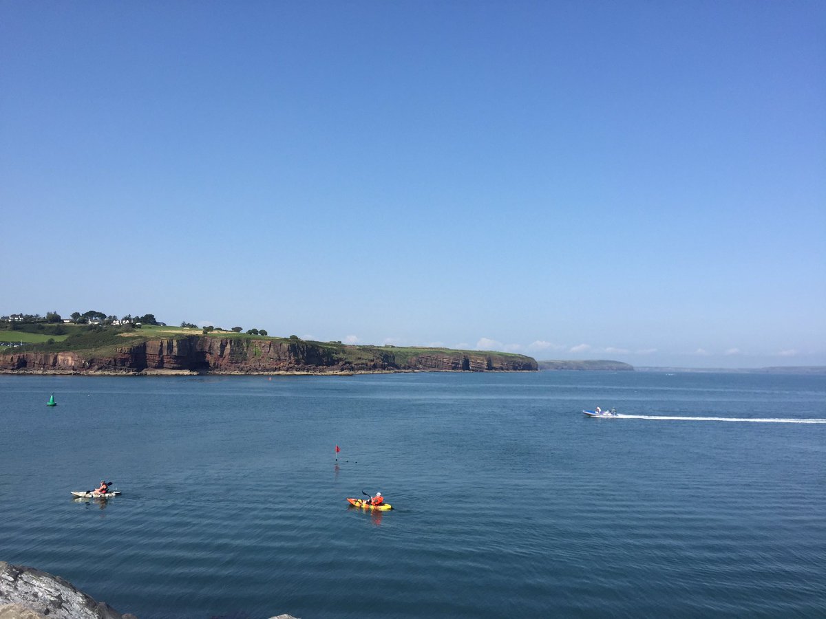 lindahanlon110's tweet photo. Race to the finish line! Dunmore East #waterford #watersports #lovinglife #herebycaptured #beautifuldestinations #ireland #eastcoast #blyeskies #speedboats #bestpicoftheday https://t.co/wN6Ws8XSWS