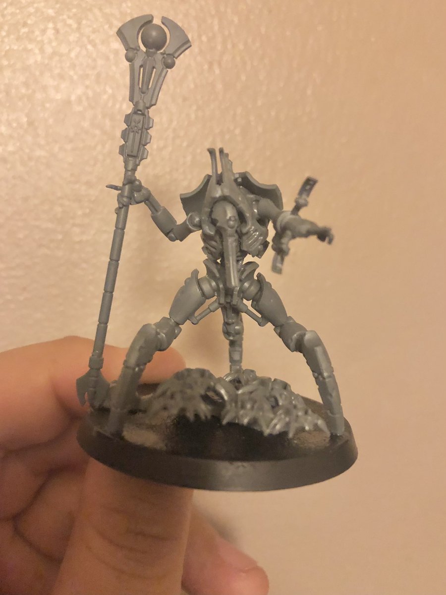 a17roolz's tweet photo. Conversion number 1 using my newly acquired Indomitus bits from a friend - Technomancer with Canoptek Control Node (featuring Psychomancer kit) @WarComTeam #cryptek #necrons #technomancer https://t.co/EOCPEIiQ3m
