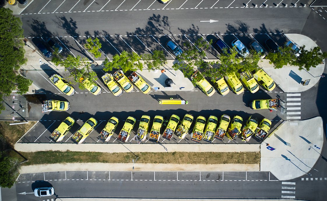 Déjà 30 depuis le début de l'année ! 
Alors que 26 fourgons heurtés ont été #Exposés sur les aires de Montélimar et Orléans Saran cet été, un fourgon de patrouilleur a été heurté ce weekend sur <a href="/A63Trafic/">Autoroute A63</a> 🛑 STOP 🛑
#VuedAutoroute