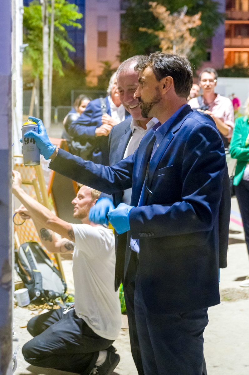 B_Mounier's tweet photo. [#UrbanismeTransitoire]👏@Bouygues_Immo @Superposition17 #Sofffa et #Darwin pour le travail remarquable réalisé à #LaCitédesHalles à @villedelyon ! Un lieu qui mêle lieux de rencontres, expression artistique, mais aussi un #designlab pour préfigurer les usages de demain ! https://t.co/yZYQttnjg5