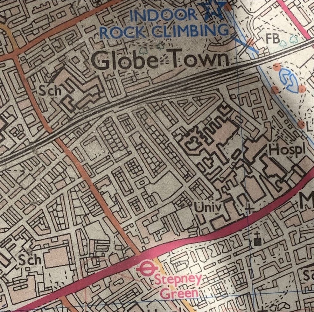StanfordsTravel's tweet image. 🌎🌍🌏 Globe Town. 
Our kind of town. 

As seen on the floor in our basement featuring the London stretch of the Thames by @OrdnanceSurvey.

#MondayMap #cartography #LondonMap