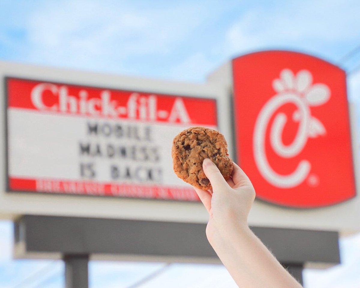 CFA_NMS's tweet photo. We’re ending our Mobile Madness promotion on a sweet note this week! From today through September 30th, place a Drive-Thru mobile order and receive a free Dessert Variety offer!
.
.
.
*Only one reward per day
*Promotion only at Chick-fil-A North Monroe St. and Campus Circle https://t.co/08TYLoap6h