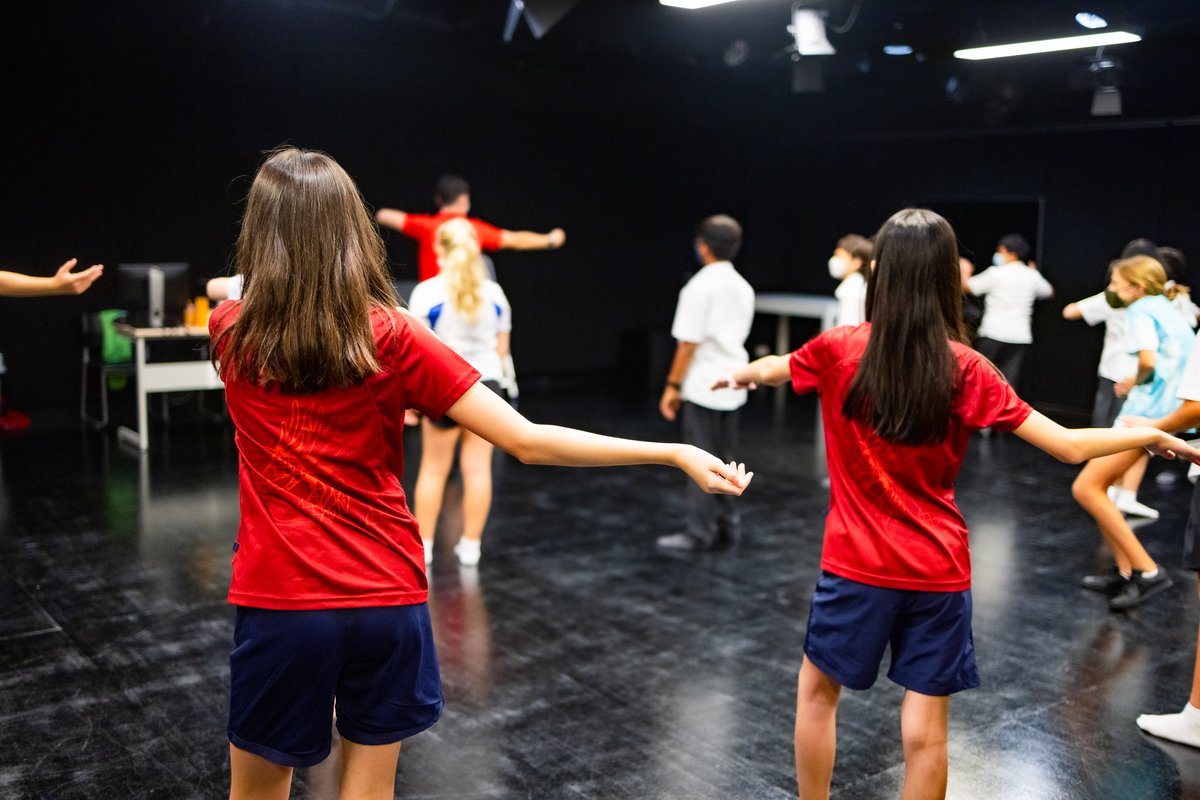 KellettSchool's tweet photo. As part of our Period 8 classes, our @KellettDrama department is currently offering "Masterclass" - specialist classes in which students explore topics like Acting, Dance, Stage Combat, Musical Theatre, and more! Here is a small insight into their recent Masterclass on dance. https://t.co/92hJv53ged