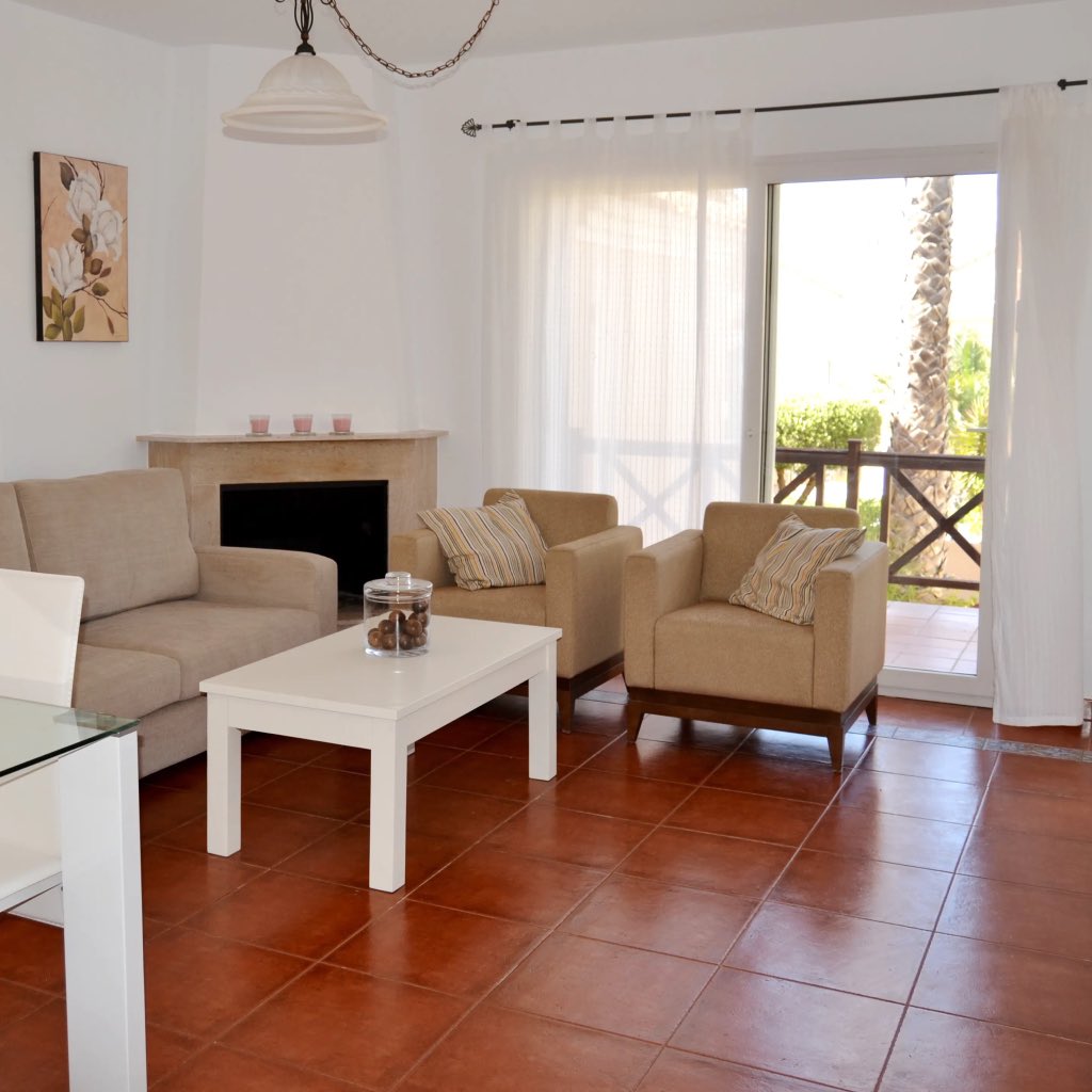 montemaresgolf's tweet photo. Los apartamentos en alquiler de nuestra urbanización La Colina están muy bien situados, a poca distancia a pie del centro de tenis, el bar y los restaurantes. Además, cuentan con una piscina comunitaria y amplios jardines. #LaMangaClub https://t.co/6HC2VZL0YS