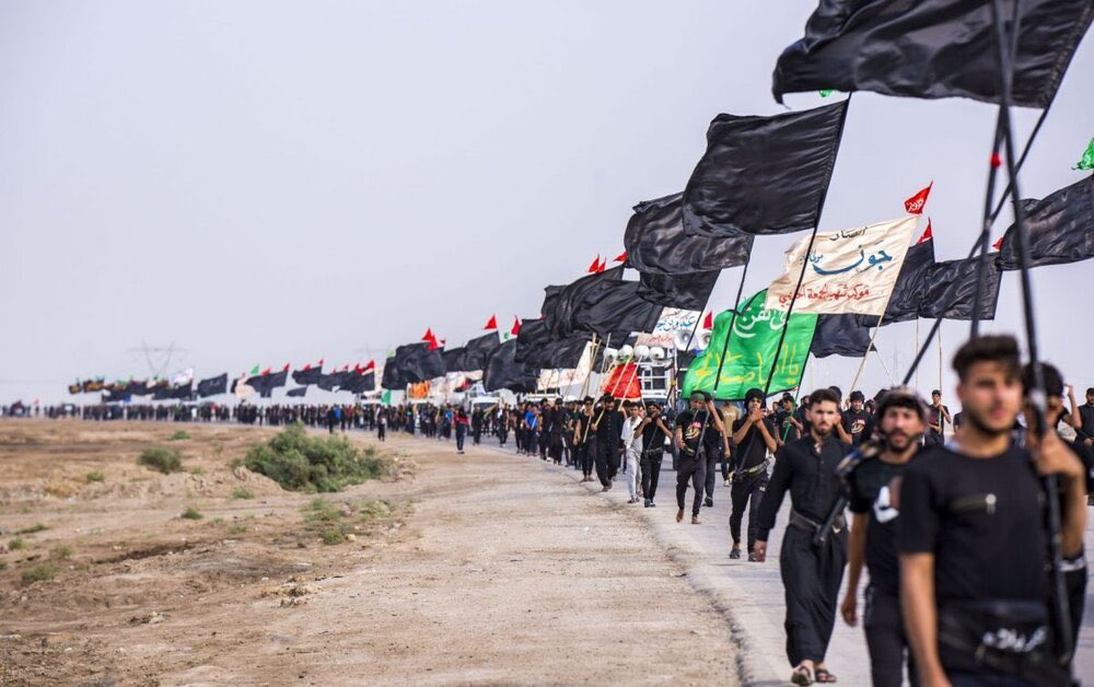 PayamMedia_in's tweet photo. Today, almost 1400 years later, the Day of Arbaeen is remembered by millions of people around the world. It is marked as a day to pay tribute to the sacrifice of Hussain for social justice.
#Arbaeen2021 https://t.co/pEd6jHAQL0