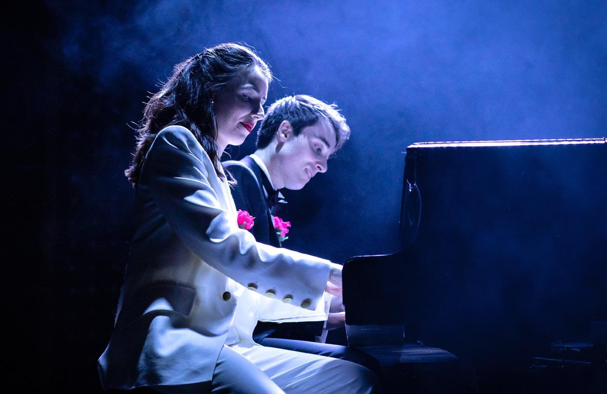 ★★★★★ Review: The Last Five Years – Jason Robert Brown’s musical makes a triumphant transition from fringe to the West End, starring Oli Higginson and Molly Lynch <a href="/NimaxTheatres/">Nimax Theatres</a> <a href="/L5YearsUK/">The Last Five Years</a> <a href="/AriaEnts/">Katy Lipson - Theatre Producer 🎶🎭💜🌈</a> bit.ly/3uj8QwK