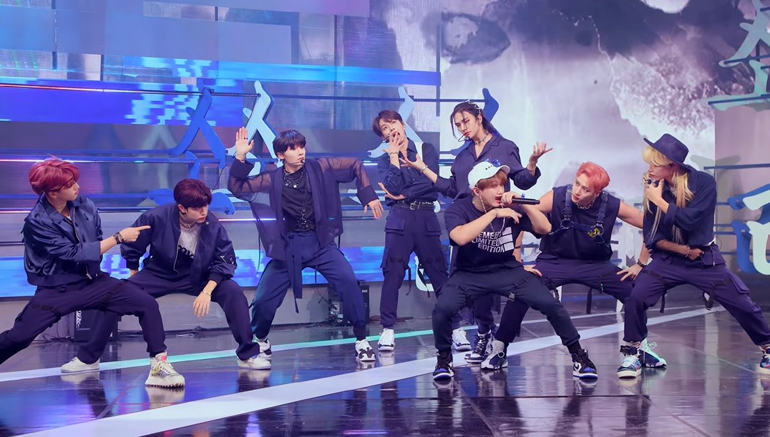 minierachas's tweet photo. i can't believe noeasy era is already over,, i'm gonna miss it so much :(

YOU DID WELL STRAY KIDS
#ThankYouStrayKids_NOEASY
@Stray_Kids https://t.co/5p8MIdfCZc