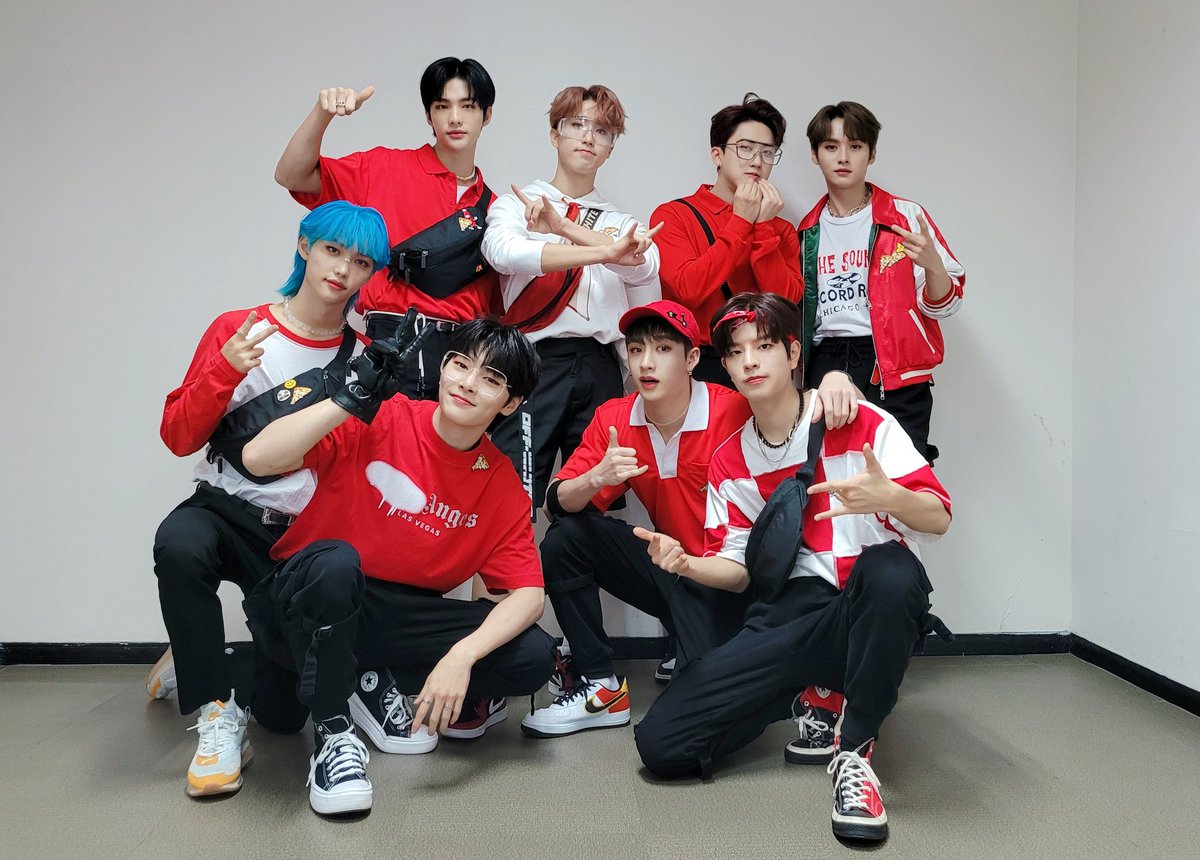 minierachas's tweet photo. i can't believe noeasy era is already over,, i'm gonna miss it so much :(

YOU DID WELL STRAY KIDS
#ThankYouStrayKids_NOEASY
@Stray_Kids https://t.co/5p8MIdfCZc