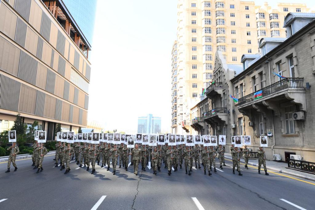 Azerbaijan's tweet photo. Today, #Azerbaijan honors the memory of all fallen #Heroes during the 44-day #PatrioticWar!

Dərin hörmət və sonsuz minnətdarlıqla anırıq. Allah bütün Şəhidlərimizə rəhmət eləsin!

#27Sentyabr
#ŞəhidlərimizəEhtiramla
#AnımGünü https://t.co/y9Rf7BO62M