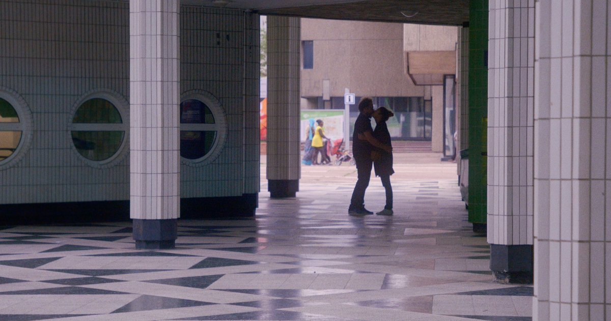 shellacfilms's tweet photo. 💌 Cartes postales utopiques n°8
Les Châteaux Brûloirs, Cergy
Place des Arts, Cergy
J'AI AIMÉ VIVRE LÀ, le nouveau documentaire de Régis Sauder, au cinéma le 29 septembre. Avec la participation et les textes de #AnnieErnaux.
#shellacfilms https://t.co/HShJy6LnZL