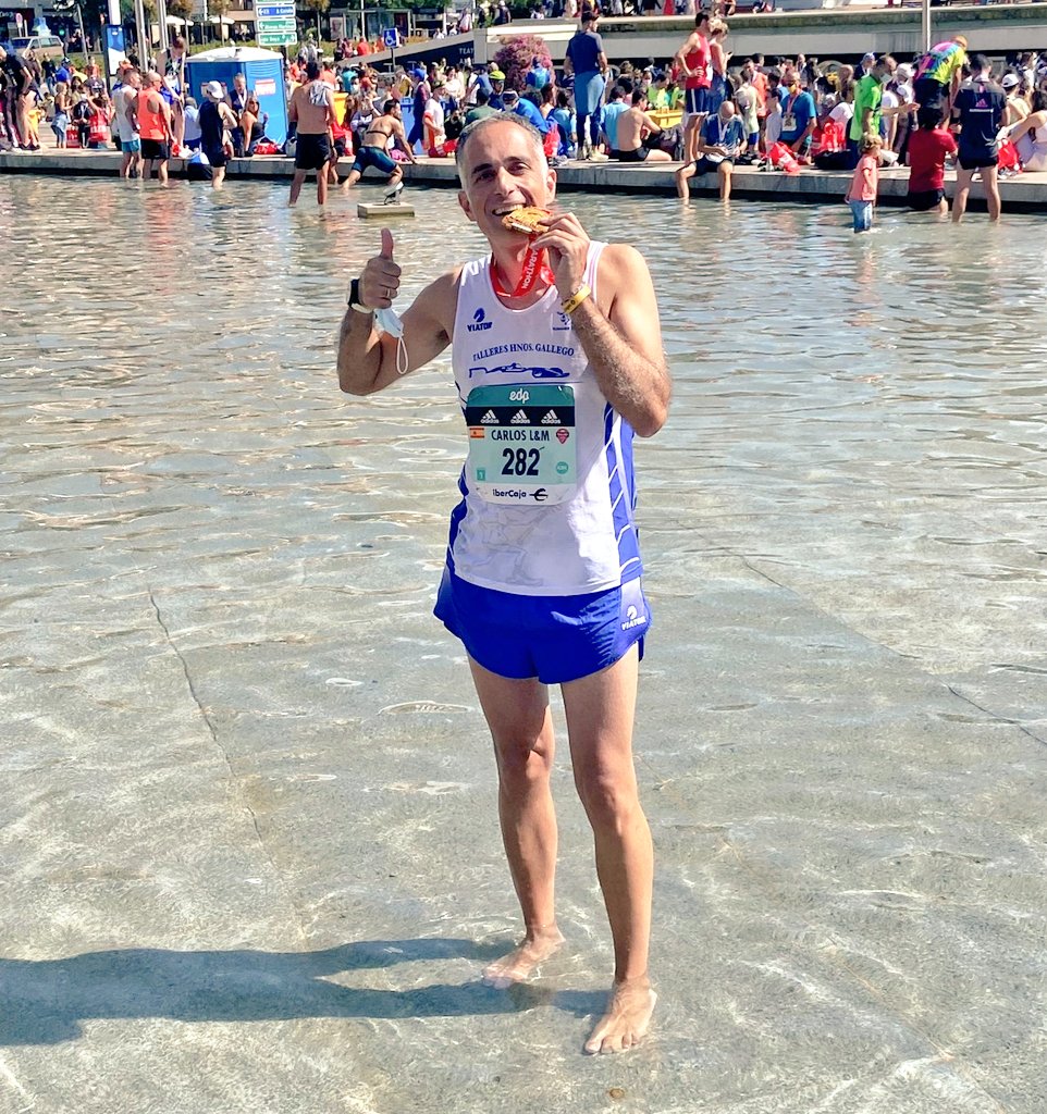 RunningHumanes's tweet photo. Fue un día especial. Casi dos años después volvía el @RNRmadmaraton y @Carlosgar17 cumplió con nota en el maratón de casa. Demostró garra, saber sufrir y mucha fortaleza mental para cruzar una meta más. Como es tradición en él ya tiene su foto mordiendo la ansiada medalla https://t.co/4SO1xV4kyq